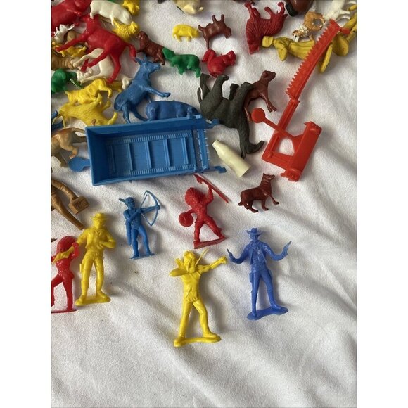Vintage Rubber Plastic Cowboys Mix Indians Figure Collection LOT 1960's Animals - Picture 13 of 16